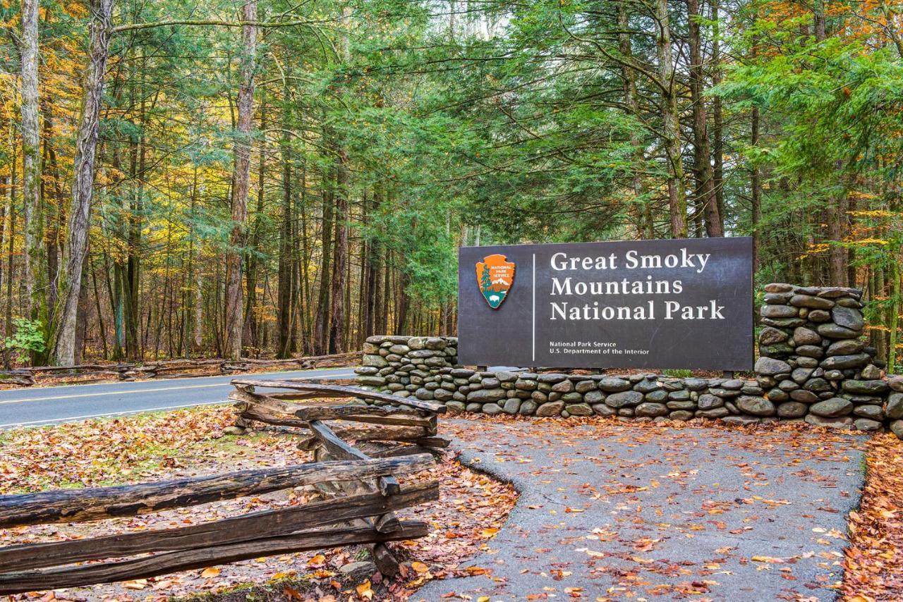 Huckleberry Ridge, 2 Bedrooms, Hot Tub, Pool Table, Pet Friendly, Sleeps 8 Pigeon Forge Buitenkant foto