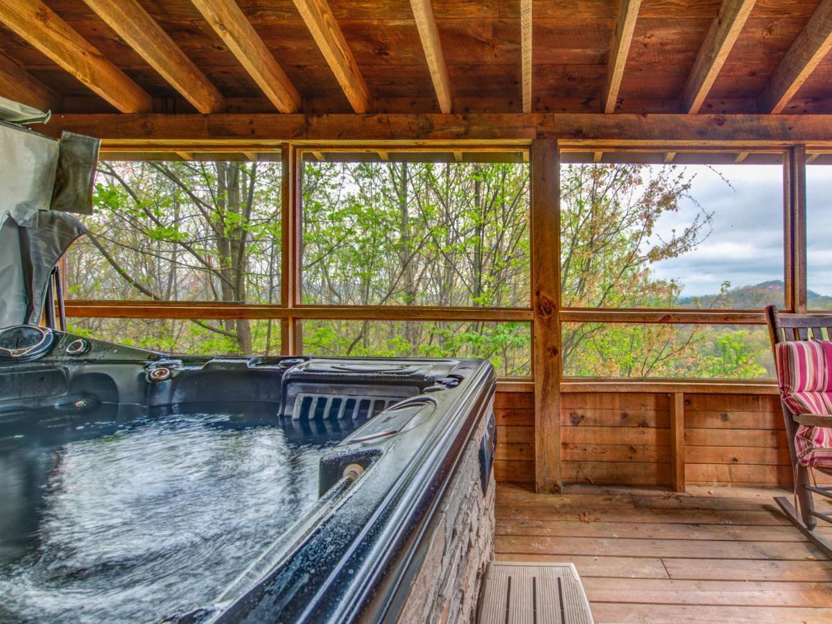 Huckleberry Ridge, 2 Bedrooms, Hot Tub, Pool Table, Pet Friendly, Sleeps 8 Pigeon Forge Buitenkant foto
