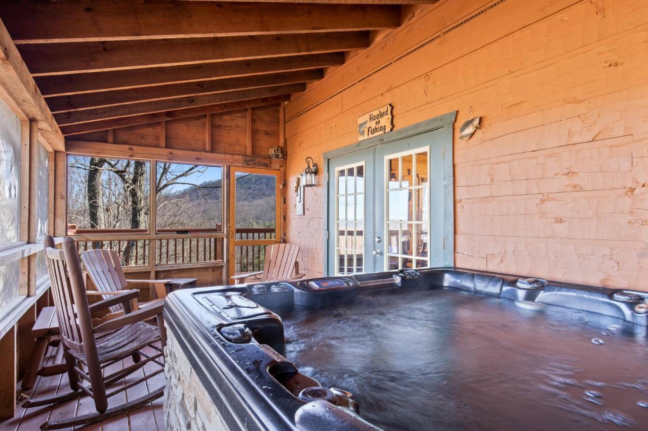 Huckleberry Ridge, 2 Bedrooms, Hot Tub, Pool Table, Pet Friendly, Sleeps 8 Pigeon Forge Buitenkant foto