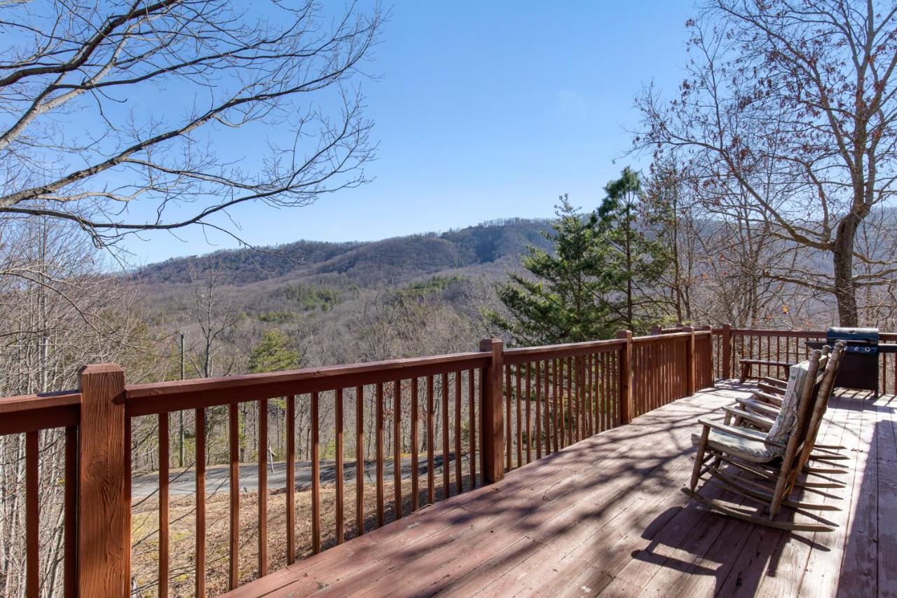 Huckleberry Ridge, 2 Bedrooms, Hot Tub, Pool Table, Pet Friendly, Sleeps 8 Pigeon Forge Buitenkant foto