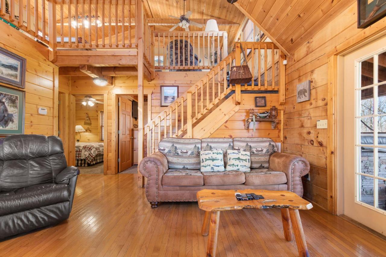 Huckleberry Ridge, 2 Bedrooms, Hot Tub, Pool Table, Pet Friendly, Sleeps 8 Pigeon Forge Buitenkant foto