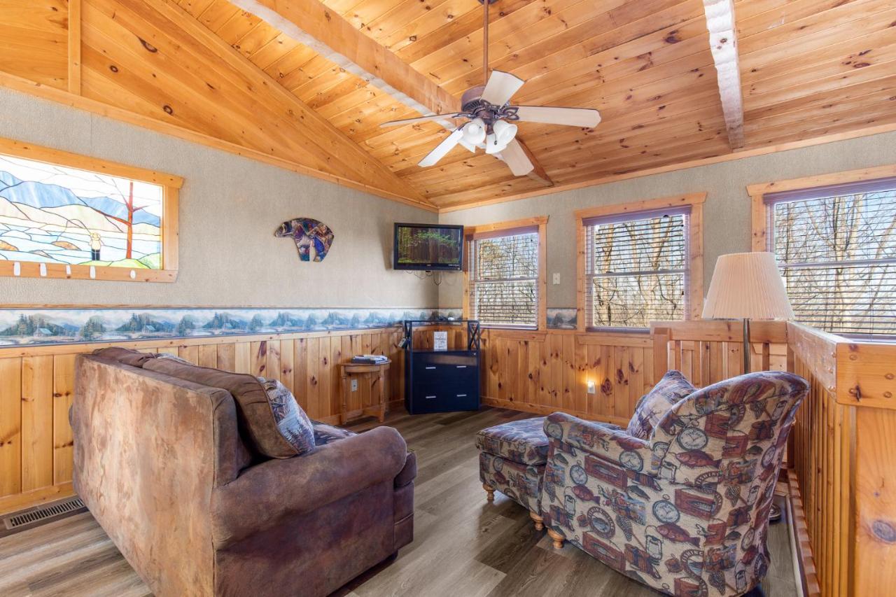 Huckleberry Ridge, 2 Bedrooms, Hot Tub, Pool Table, Pet Friendly, Sleeps 8 Pigeon Forge Buitenkant foto