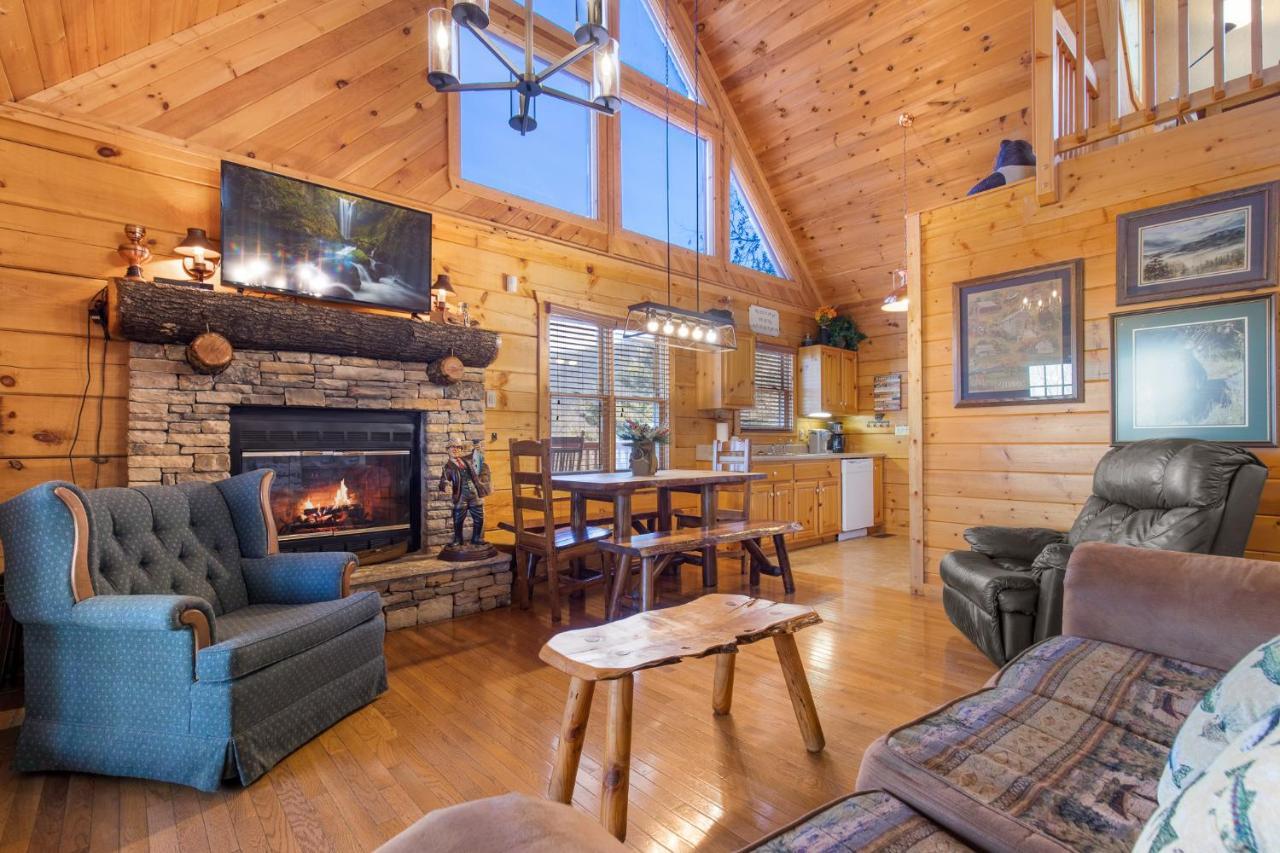 Huckleberry Ridge, 2 Bedrooms, Hot Tub, Pool Table, Pet Friendly, Sleeps 8 Pigeon Forge Buitenkant foto