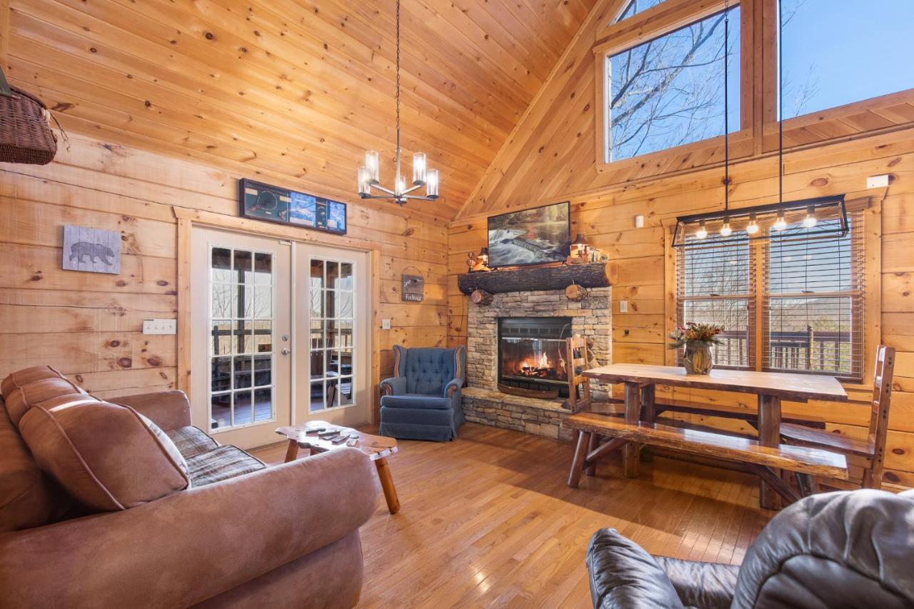 Huckleberry Ridge, 2 Bedrooms, Hot Tub, Pool Table, Pet Friendly, Sleeps 8 Pigeon Forge Buitenkant foto