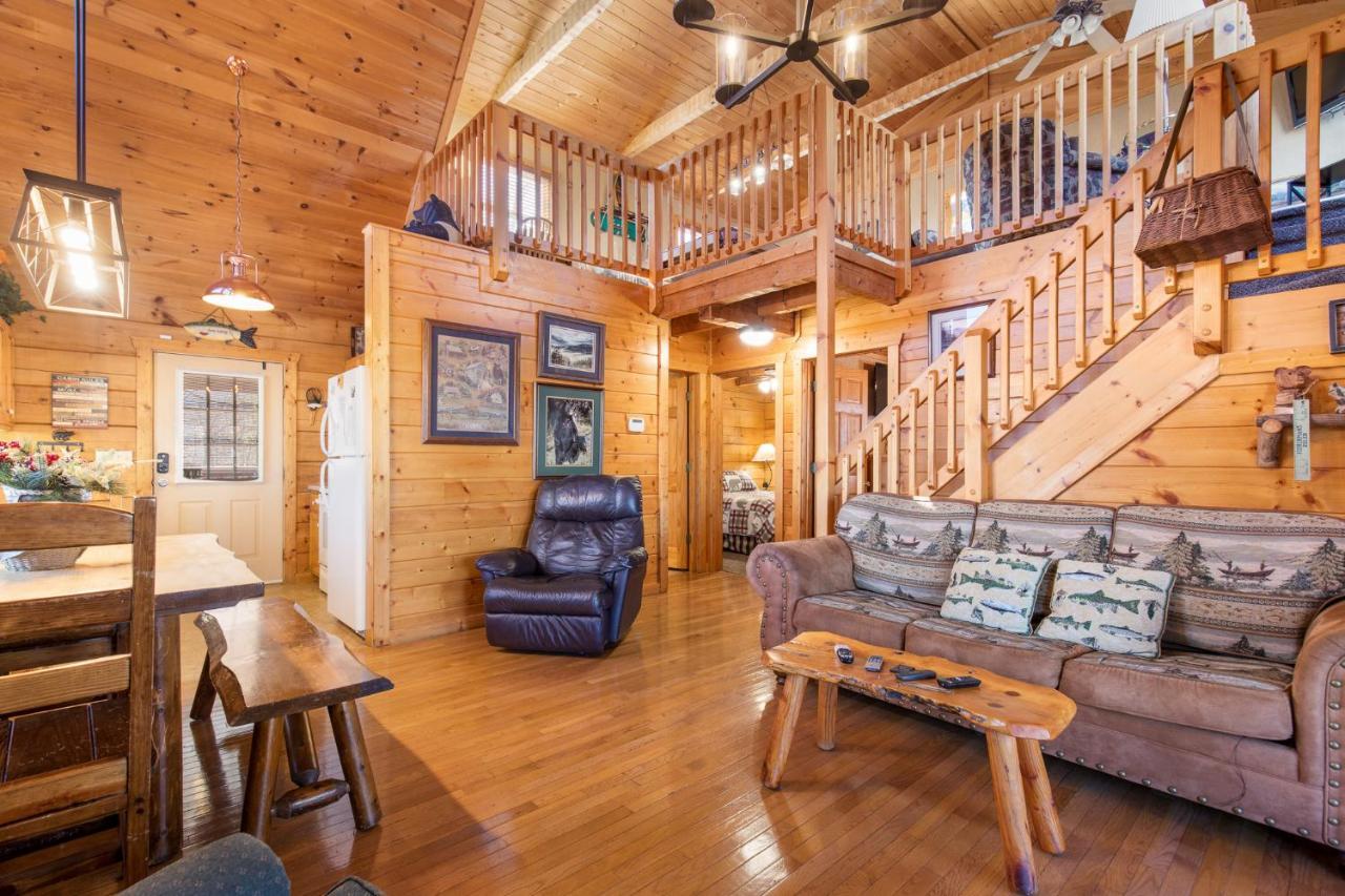 Huckleberry Ridge, 2 Bedrooms, Hot Tub, Pool Table, Pet Friendly, Sleeps 8 Pigeon Forge Buitenkant foto