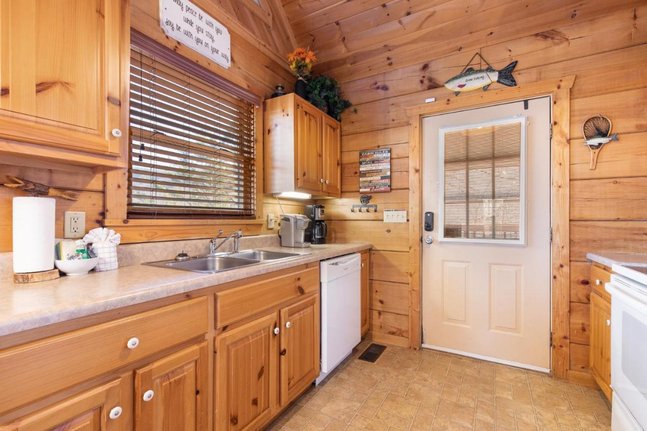 Huckleberry Ridge, 2 Bedrooms, Hot Tub, Pool Table, Pet Friendly, Sleeps 8 Pigeon Forge Buitenkant foto