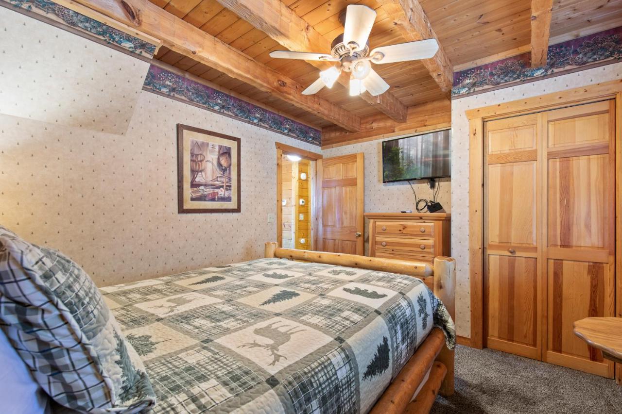 Huckleberry Ridge, 2 Bedrooms, Hot Tub, Pool Table, Pet Friendly, Sleeps 8 Pigeon Forge Buitenkant foto