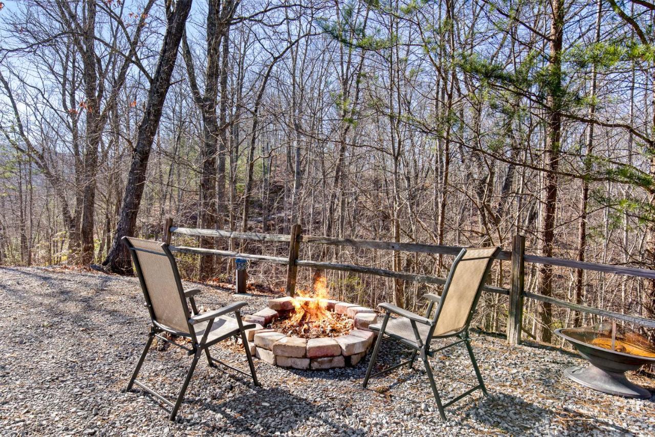 Huckleberry Ridge, 2 Bedrooms, Hot Tub, Pool Table, Pet Friendly, Sleeps 8 Pigeon Forge Buitenkant foto