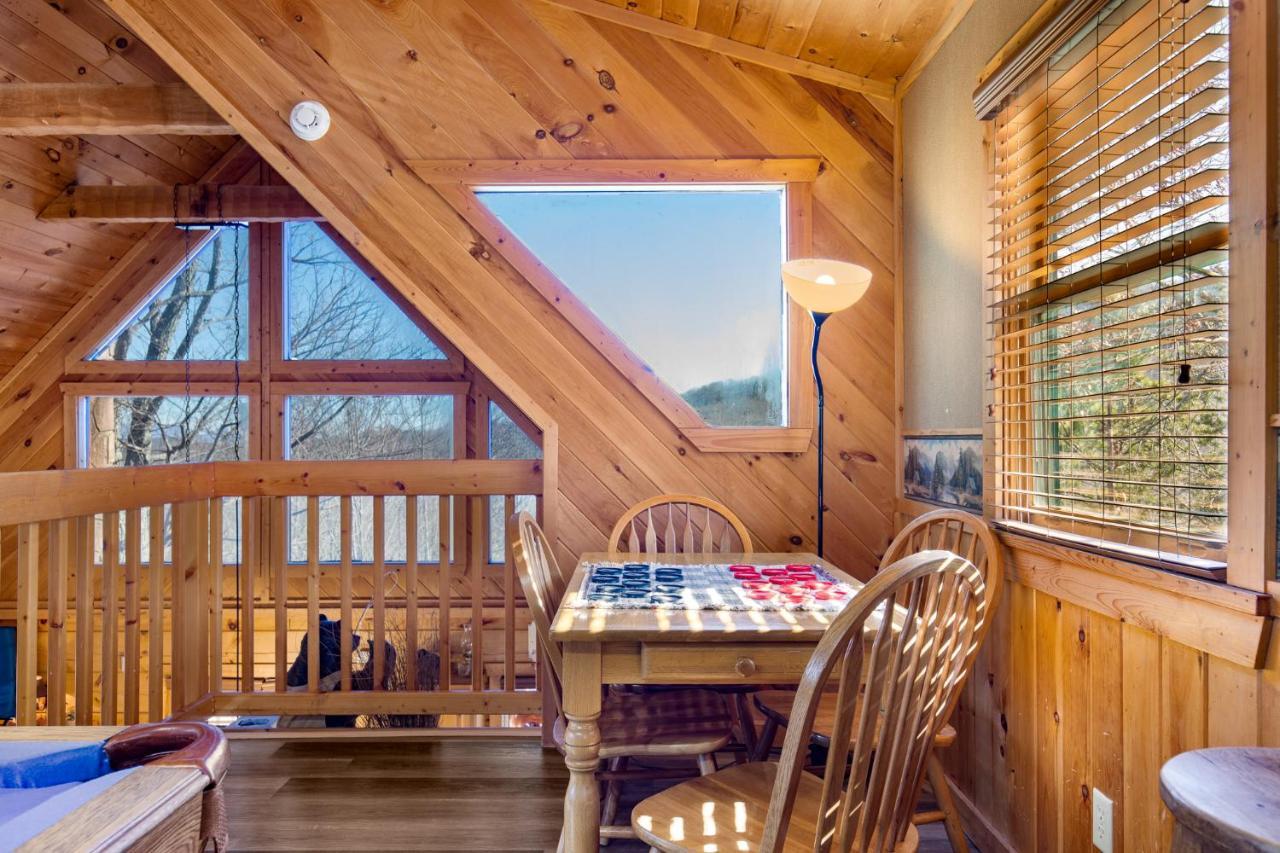 Huckleberry Ridge, 2 Bedrooms, Hot Tub, Pool Table, Pet Friendly, Sleeps 8 Pigeon Forge Buitenkant foto